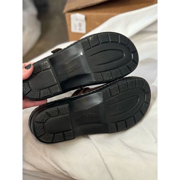 Eastland Women's Mae Brown Leather Slip on Clogs with Buckle 6M Comfort Mules - Picture 7 of 8